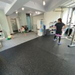 お子さま連れでトレーニングする様子(Groundworks 大井町駅前店)
