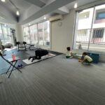 お子さま連れでトレーニングする様子(Groundworks 大井町駅前店)